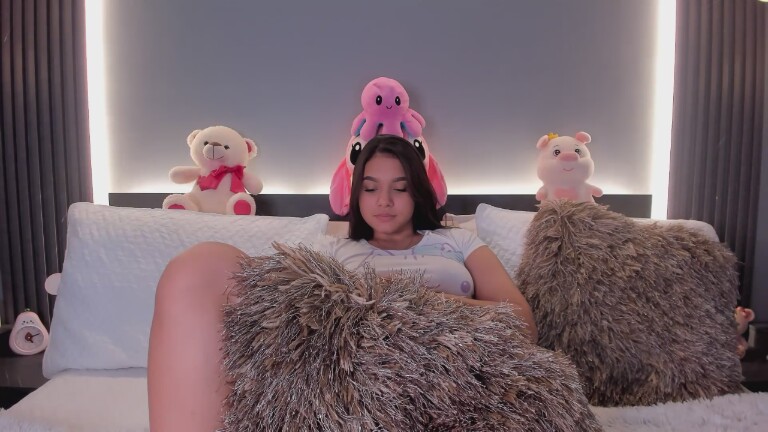 MiaYoung18's Streamate show and profile