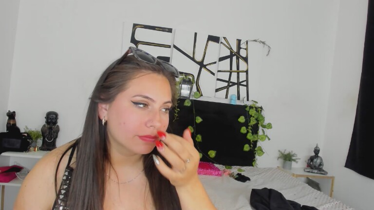 Julianalovesx's Streamate show and profile