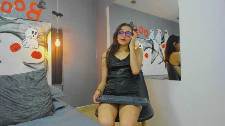 Meivis_petite's Streamate show and profile