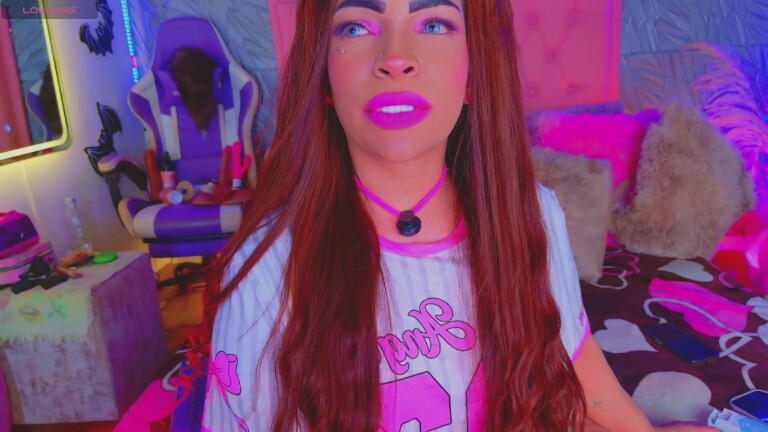 MacaSweet's Streamate show and profile