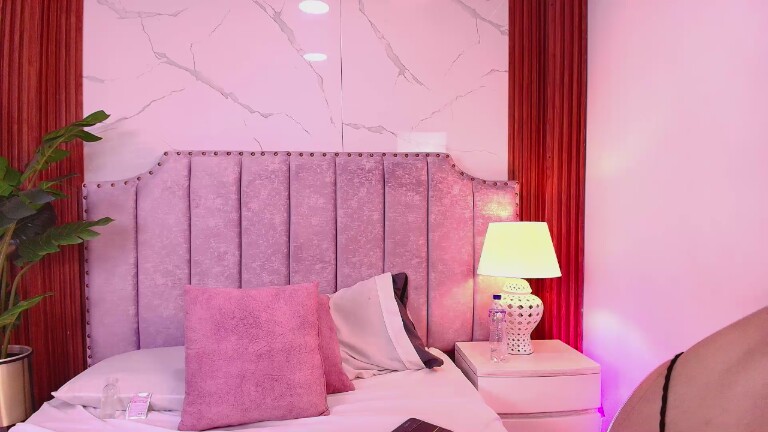 Paris_606's Streamate show and profile