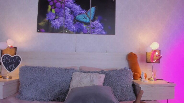 SamanthaaWoods's Streamate show and profile