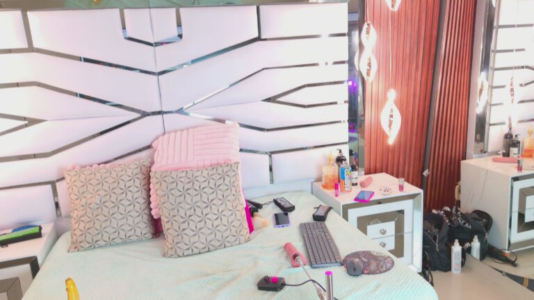 SabrinaaTaylor's Streamate show and profile