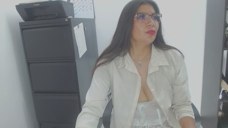 LunaDumont's Streamate show and profile