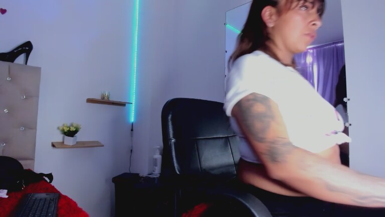 ireneandradee's Streamate show and profile