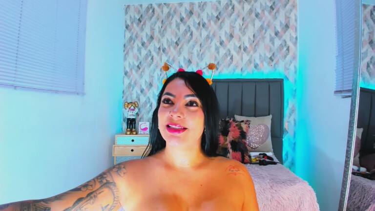 Latin_lola's Streamate show and profile