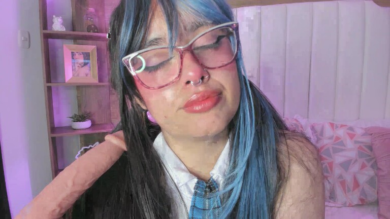 MaddieWaves's Streamate show and profile