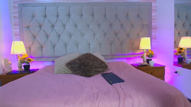 MeganDiamont_FG's Streamate show and profile