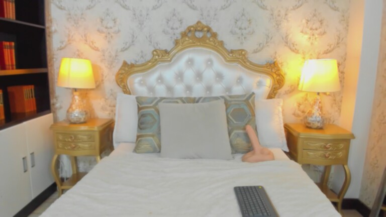 ZuzanHoll's Streamate show and profile