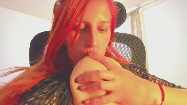 GiaRoussel21's Streamate show and profile