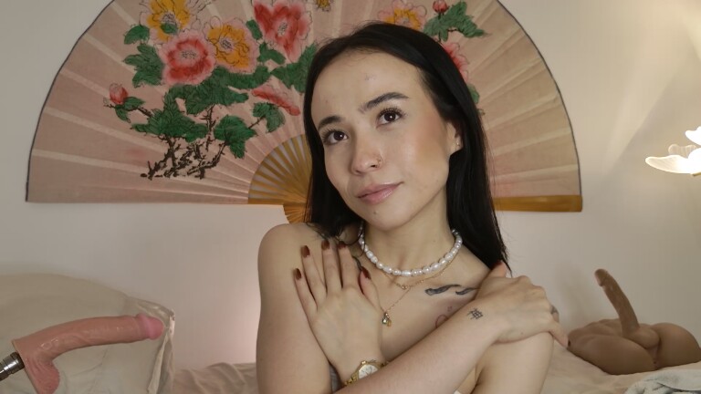 SweetSara33's Streamate show and profile