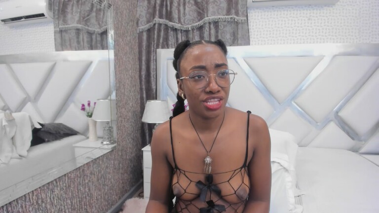 SelenaDavv's Streamate show and profile