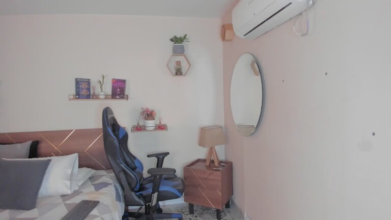 imlucyferreira's Streamate show and profile