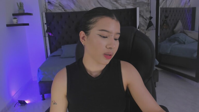 liawavy's Streamate show and profile