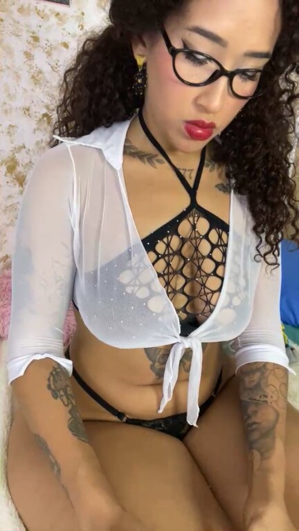 SofiaaV's Streamate show and profile