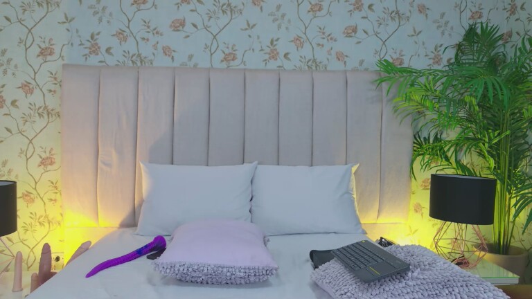 BrisaVegaGB's Streamate show and profile