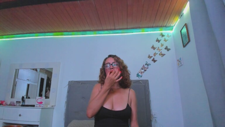 Lunajolie's Streamate show and profile