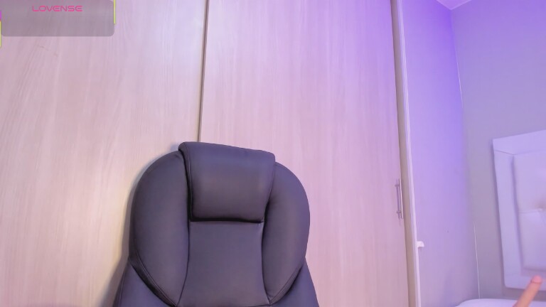 NicoleParker111's Streamate show and profile