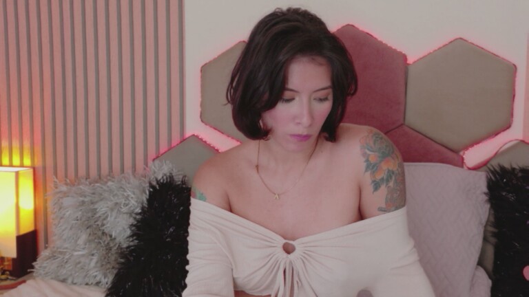 EivaStone's Streamate show and profile