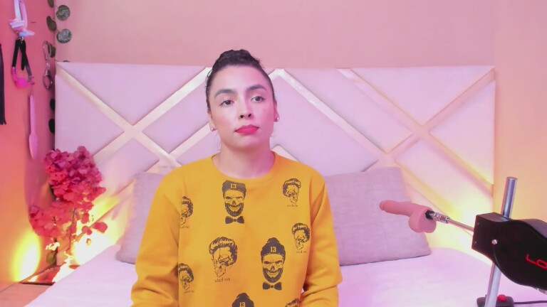 SaraSstonee's Streamate show and profile