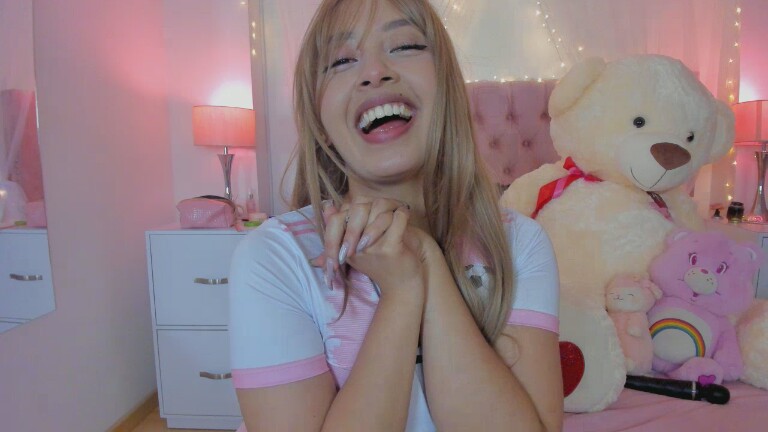 AlexandraWinterr's Streamate show and profile