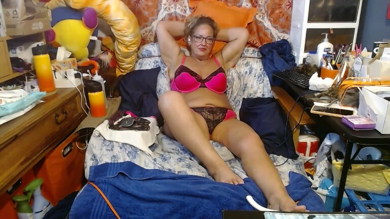 ClaudiaMidwestWife's Streamate show and profile