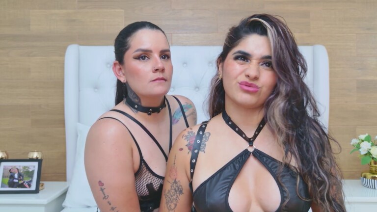 MaraAndSaray's Streamate show and profile
