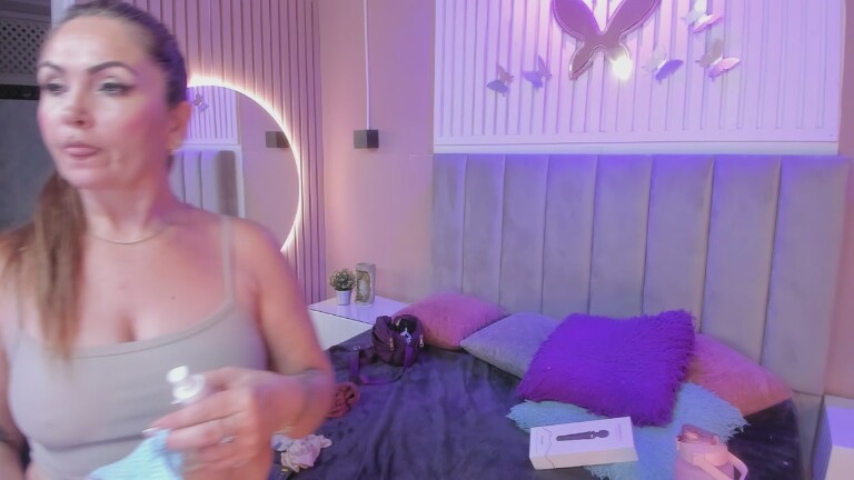 beautymilf40's Streamate show and profile