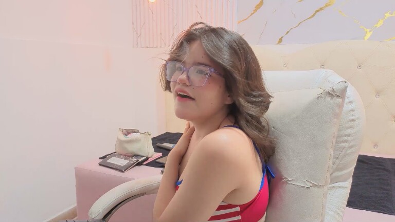 alexamiss18's Streamate show and profile