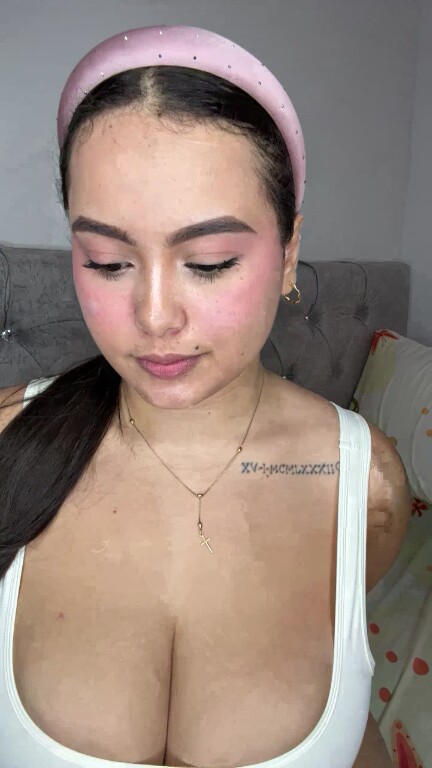 Evelin_Lombardi's Streamate show and profile