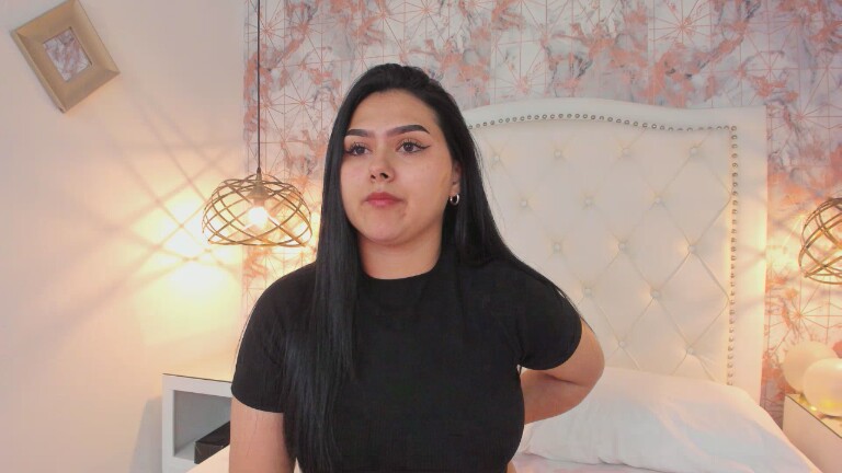 SaharaLyn's Streamate show and profile