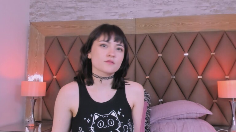 EmilyBroks's Streamate show and profile