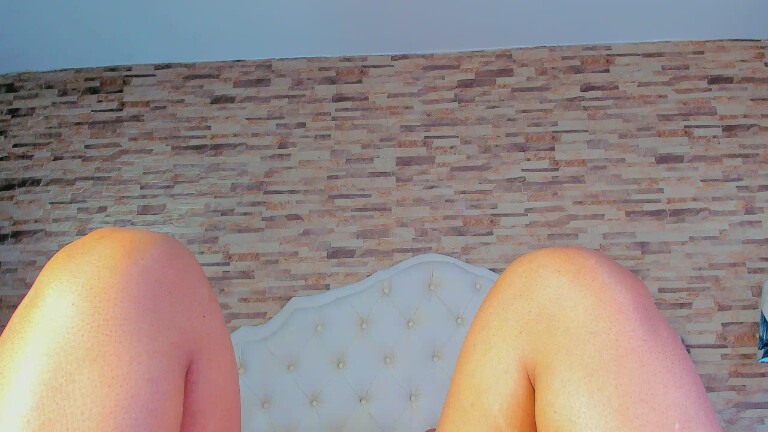 AnnyDuque's Streamate show and profile