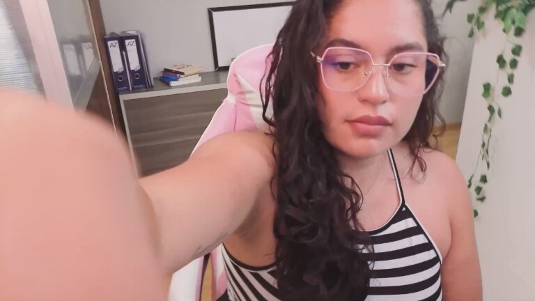 SharaThomas's Streamate show and profile