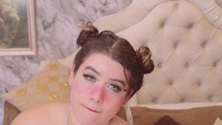 MaraMaison's Streamate show and profile