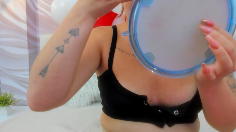 Martina_conor's Streamate show and profile