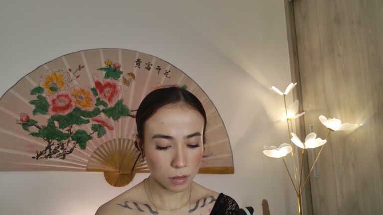 SweetSara33's Streamate show and profile