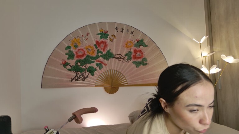 SweetSara33's Streamate show and profile